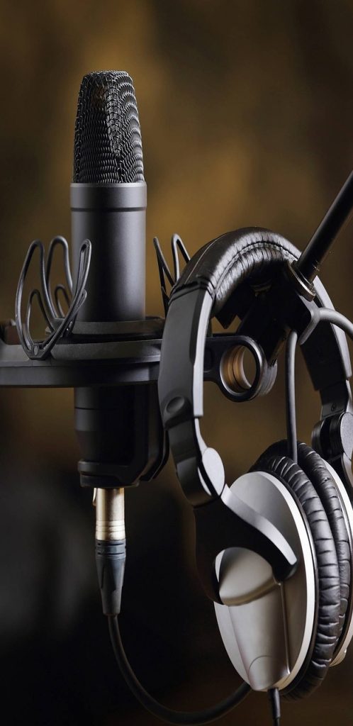 g6b400f30ab51c7f39628b0c7b17f7d14f3f8c9c0222a9829f3d2592b10ceb5e6f382cf74c1eb2708204691b4eac02c86e2bd31ada3052520f9cff786d78a3330_1280-3136298 equipment, phone, mic, phone, mic, mic, mic, mic, mic